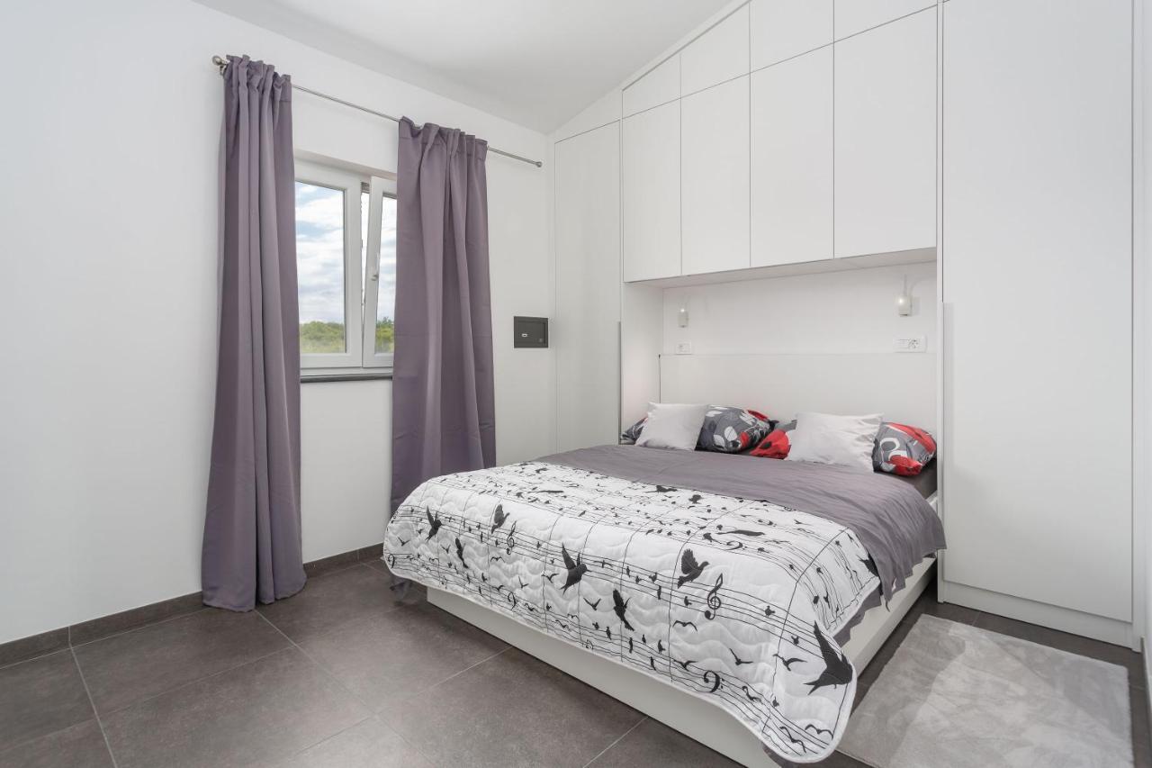 Gallery Apartment In Skrbčići Exterior foto